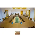 Hotel Dardha 4* דארד