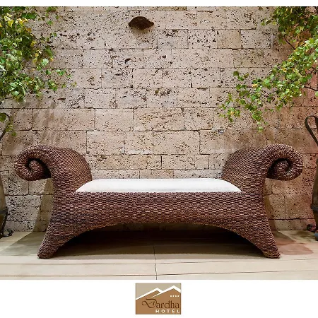 Hotel Dardha 4* داردهي